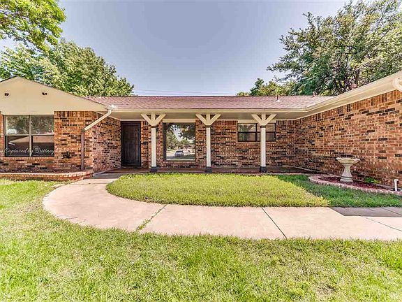 3rd image of 5704 NW Rotherwood Dr