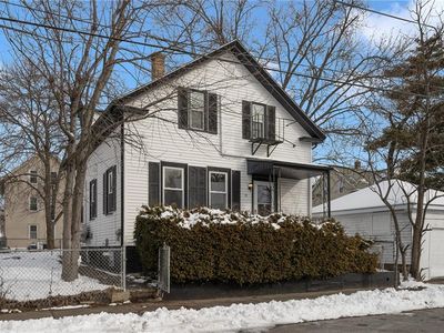 15 Woodlawn Ave, Pawtucket, RI, 02860