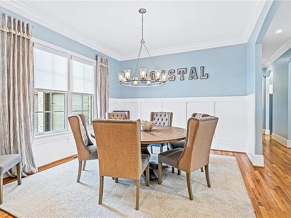 5th image of 5698 Snow Hill Dr