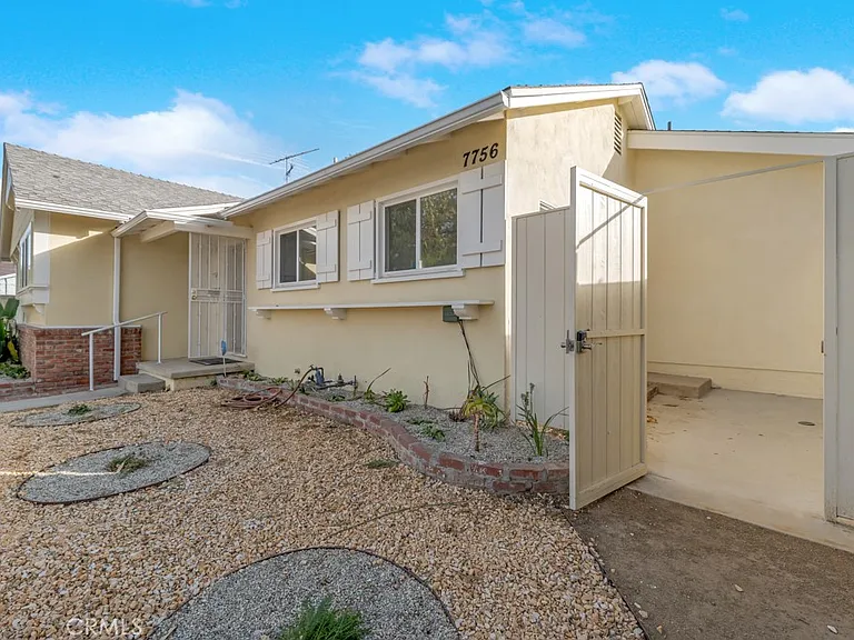 7758 Mason Ave — Photo 3