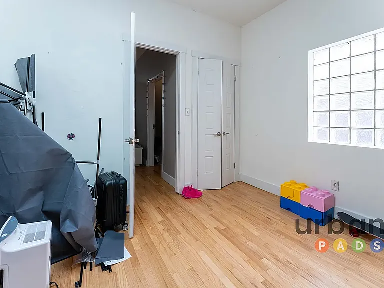 128 Manhattan Ave #1R — Photo 7