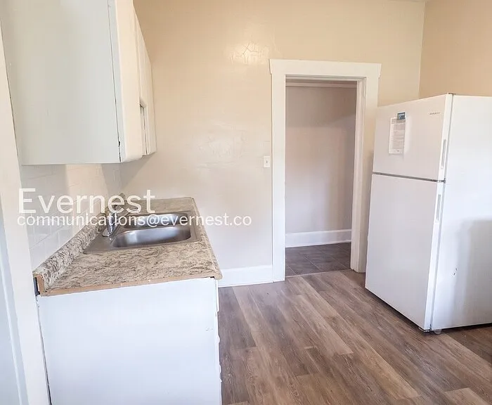 2304 22nd St SW — Photo 10