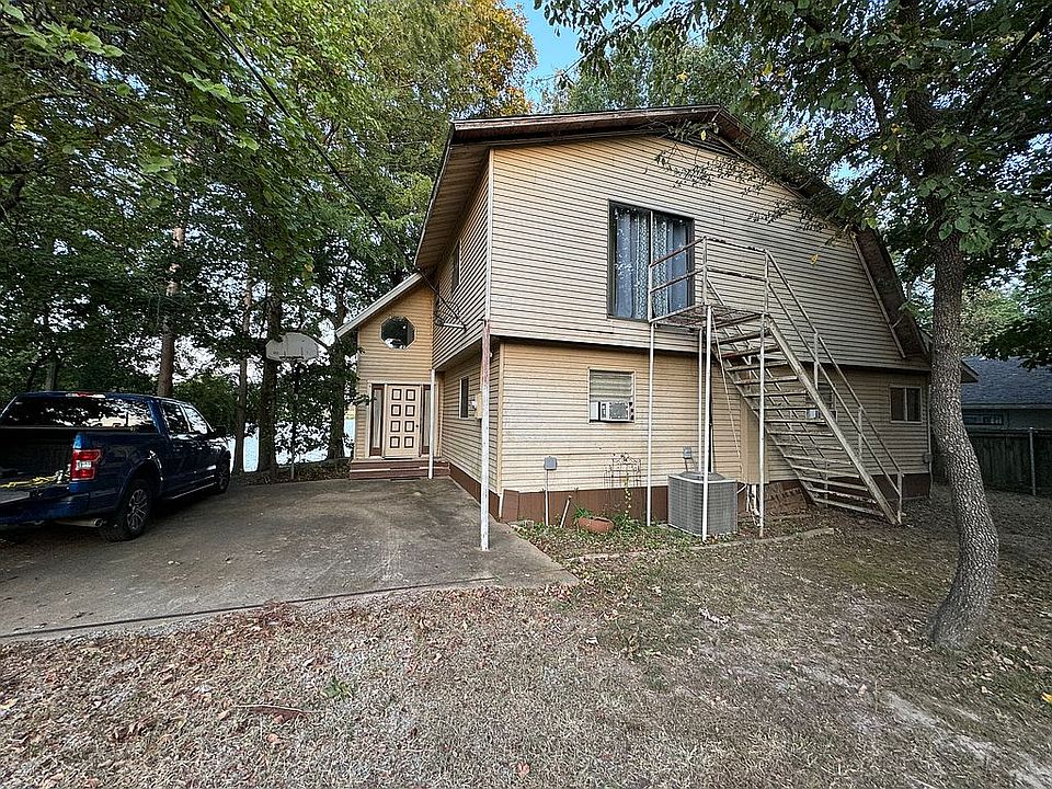 Front of house - drive-up. 