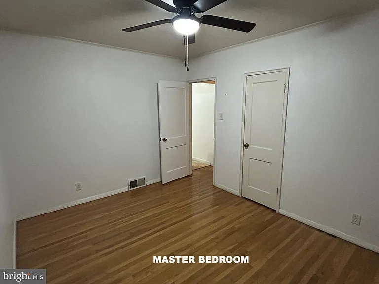 955 Terrace Ln — Photo 5