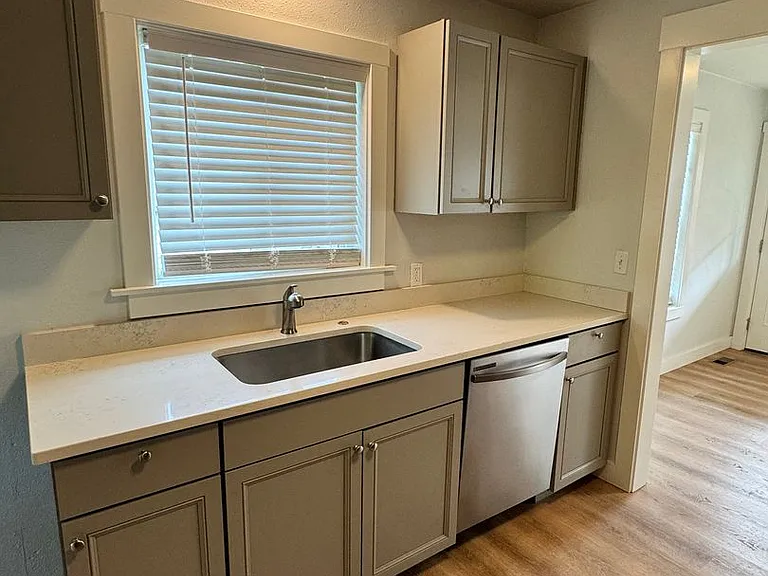 191-Hazel Ave — Photo 14