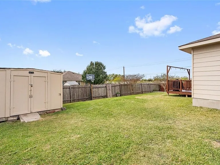 12201 Sky Harbor Dr — Photo 30