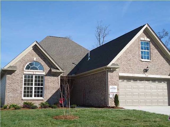 Luxury townhouse in Hixson!