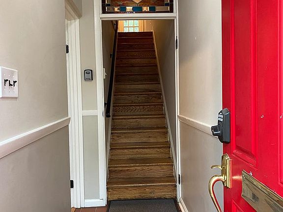 3rd image of 339 11th St SE