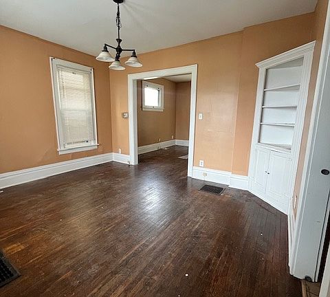 3rd image of 1349 Hildreth Ave