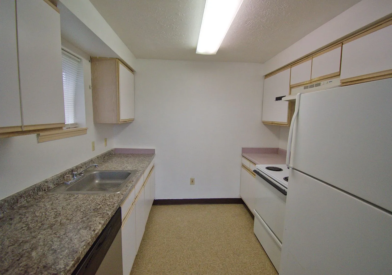3 Bedroom 1 Bath Upstairs Apartment — Photo 1