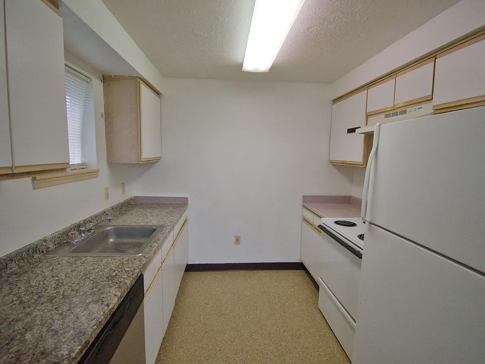 125 E Elmore St #2