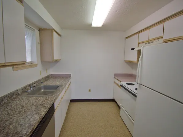 125 E Elmore St APT 2, Lebanon, OR 97355