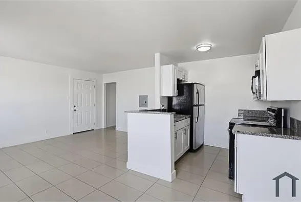 1 bed, 560 sqft, $1,050 — Photo 2