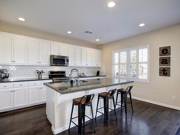 5th image of 3676 Rosecrest Cir
