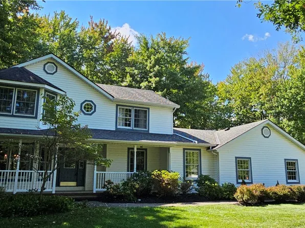 332 Hillyer Dr, Jefferson, OH 44047