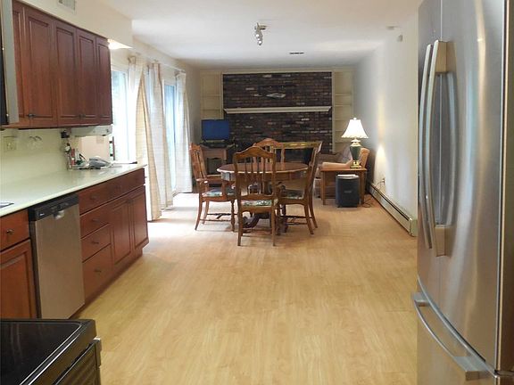 2nd image of 136 Foxdale Ln