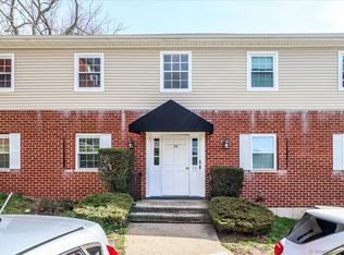 50 Greenhouse Rd UNIT 34B, Bridgeport, CT 06606