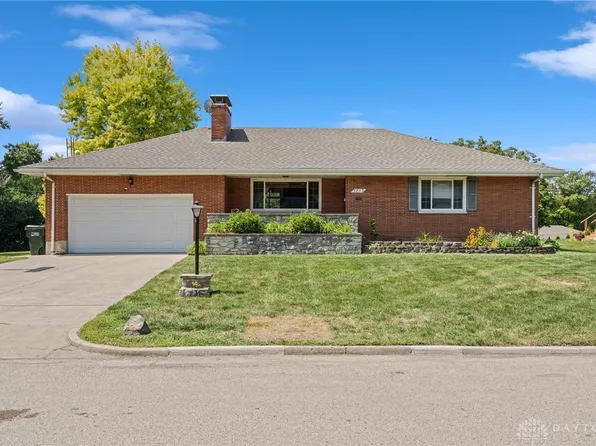 3233 Zephyr Dr, Dayton, OH 45414