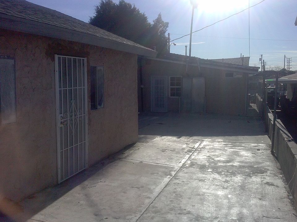 1st image of 3025 Chaucer St
