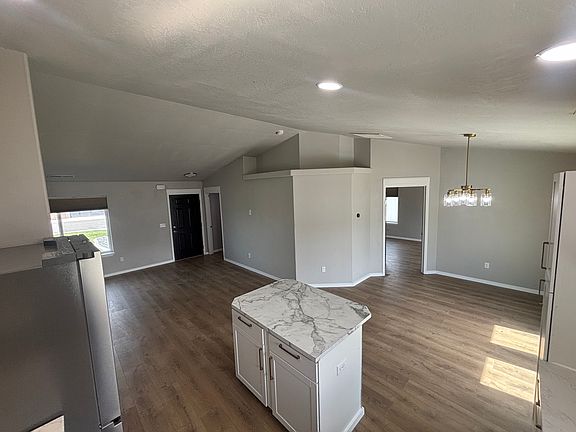 4th image of 5116 Catalonia Dr
