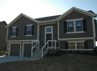 8915 NE 116th Pl, Kansas City, MO 64157