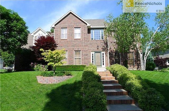 1st image of 416 SE Williamsburg Dr
