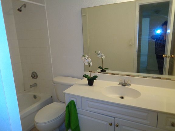2nd image of 5221 Geneva Way APT 301