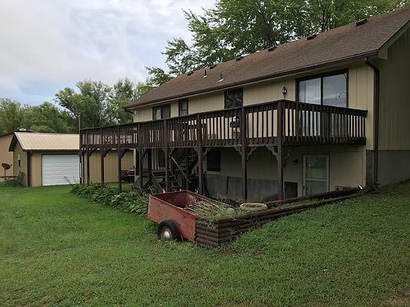 2nd image of 5 SE Hillcrest Dr