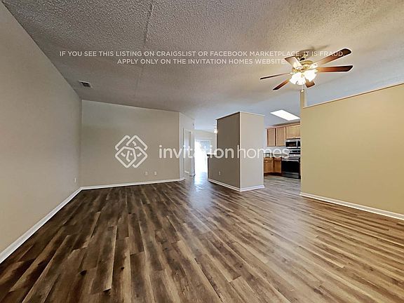 3rd image of 696 Silver Birch Pl
