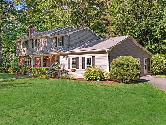 3rd image of 28 Colburn Dr