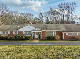 6870 Orinoco Cir, Bloomfield Hills, MI 48301