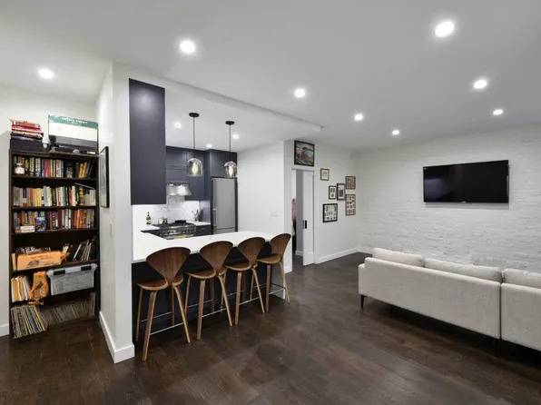 124 Thompson Street image 1 of 11