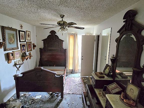 4th image of 831 E Oltorf St