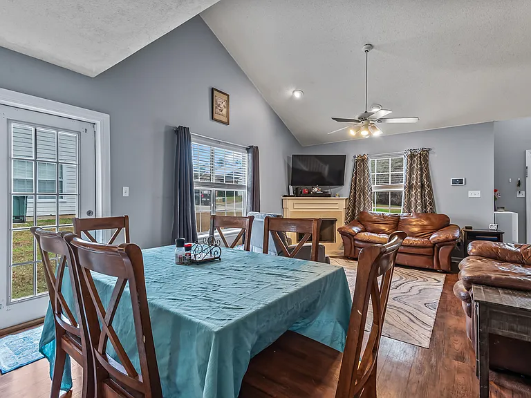4112 Castellan Dr — Photo 16