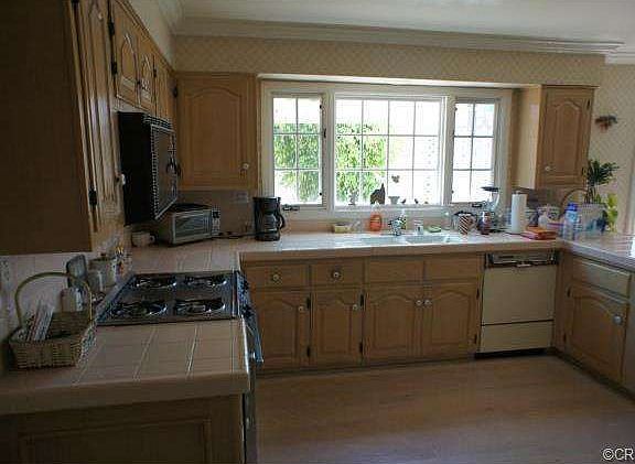 4th image of 8506 Kittyhawk Ave