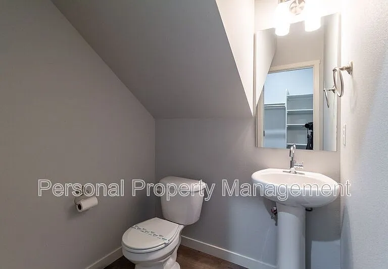 3544 NE 61st Way — Photo 6