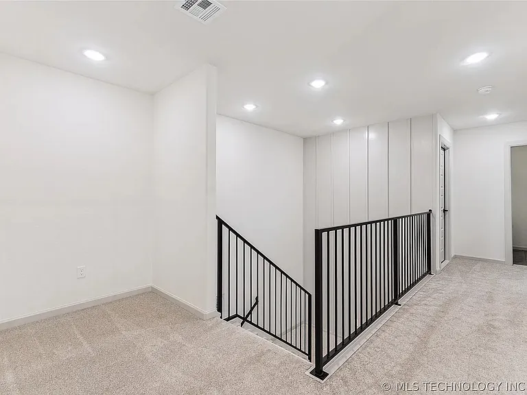 2325 E 134th Cir — Photo 59