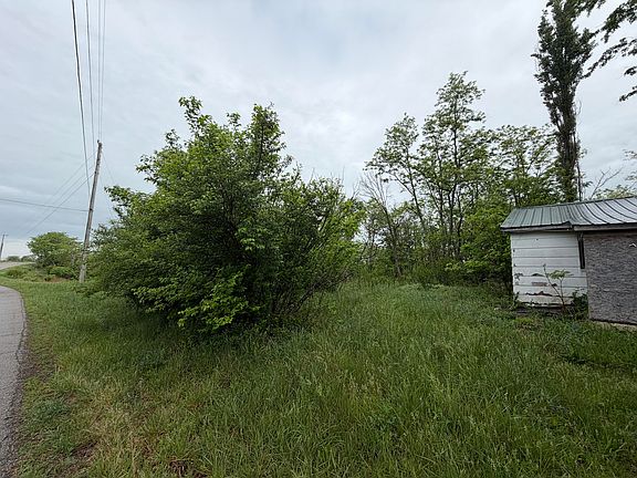 3rd image of 2728 Pea Ridge Rd