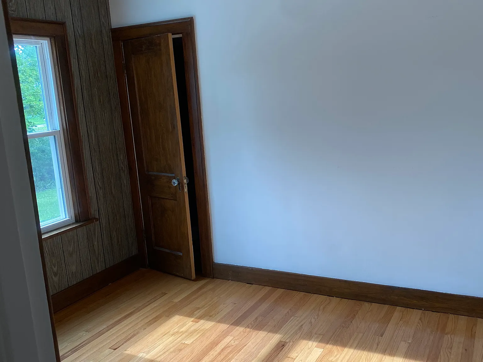 5 bed, 2000 sqft, $2,700 — Photo 4