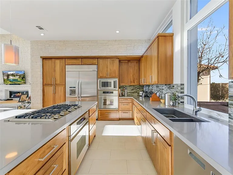 6813 Valburn Dr — Photo 6