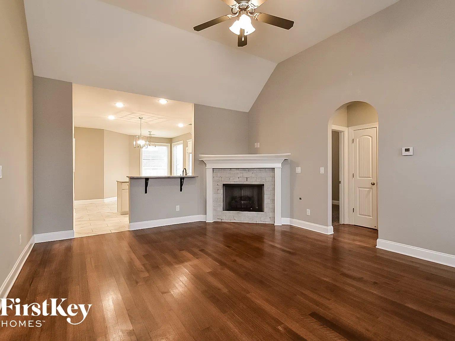 4 bed, 2.0 bath, 1989 sqft, $2,220 — Photo 4