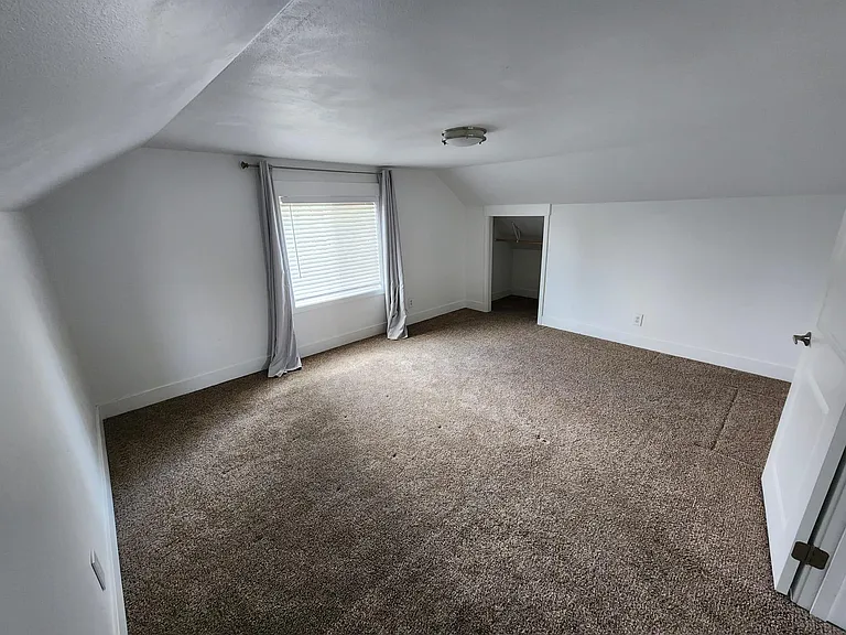 101 Hilltop Ln — Photo 9