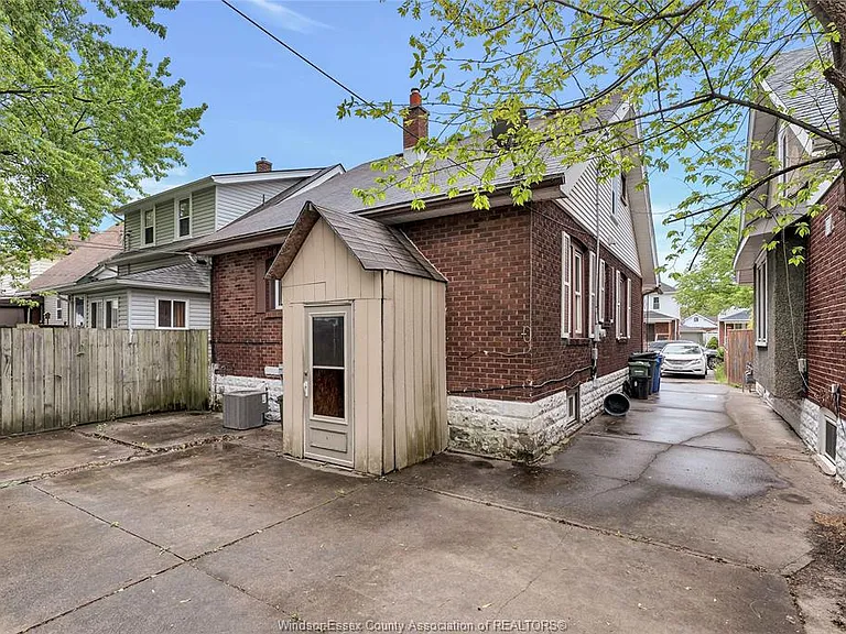 1236 Marentette Ave #LOWER — Photo 4