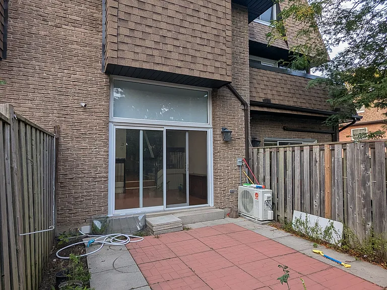 20 Hainford St #2 — Photo 24