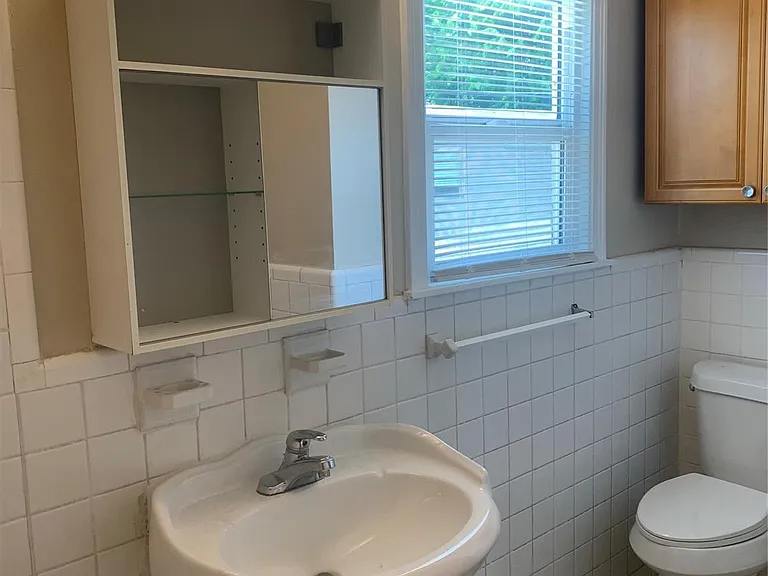 307 Avondale St #2.5 — Photo 23