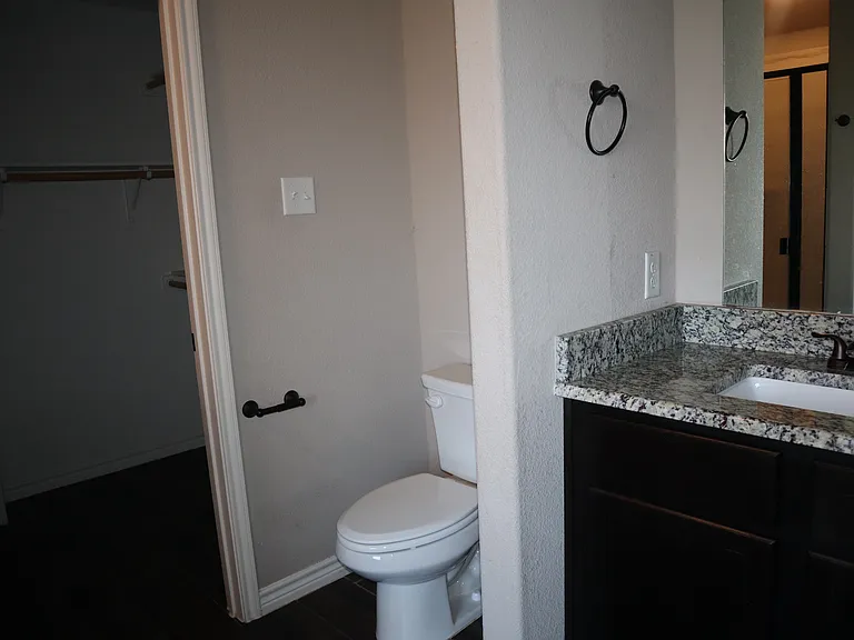 5207 Colina Dr — Photo 44