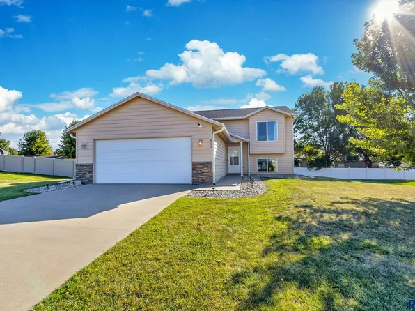 604 N Cornflower Ave, Sioux Falls, SD 57107