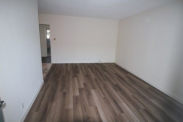 2nd image of 1100 Esplanade #H