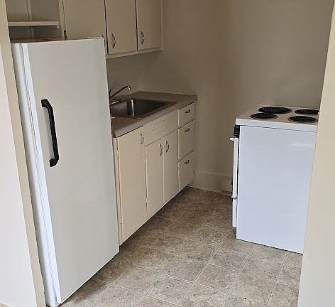 4th image of 2320 W 2nd Ave #10