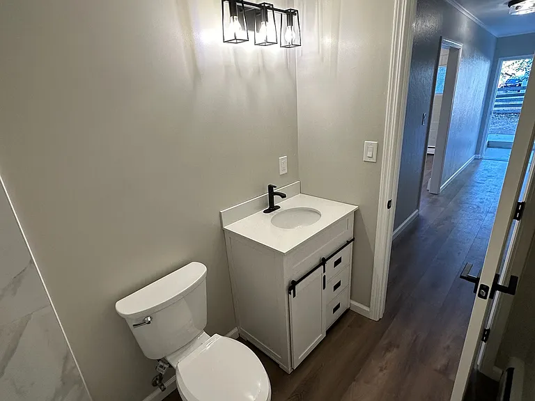 1320 Buena Vista Ave #B — Photo 4